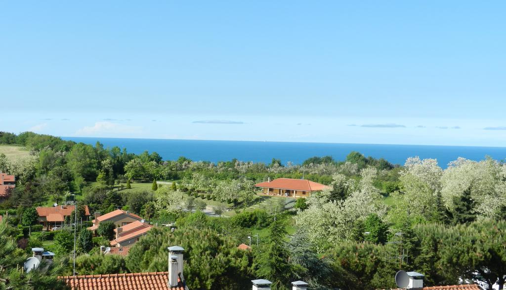Apartmán Collemare Pesaro Exteriér fotografie